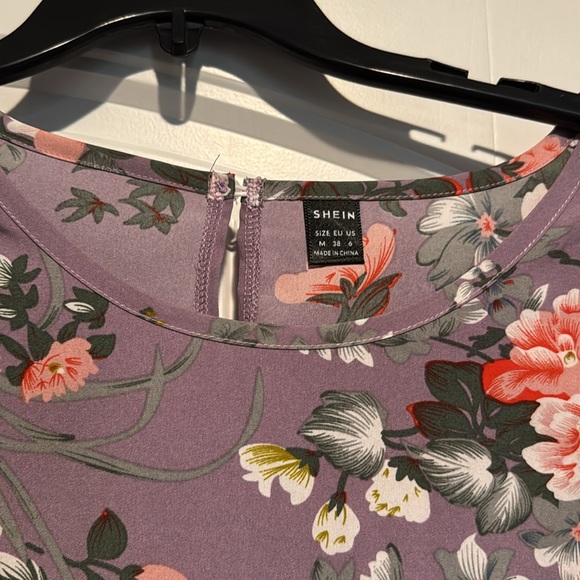 •SHEIN Size M Blouse - Picture 2 of 4